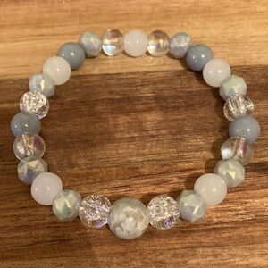 Handmade Elegant Beaded Bracelet in Gray and White
